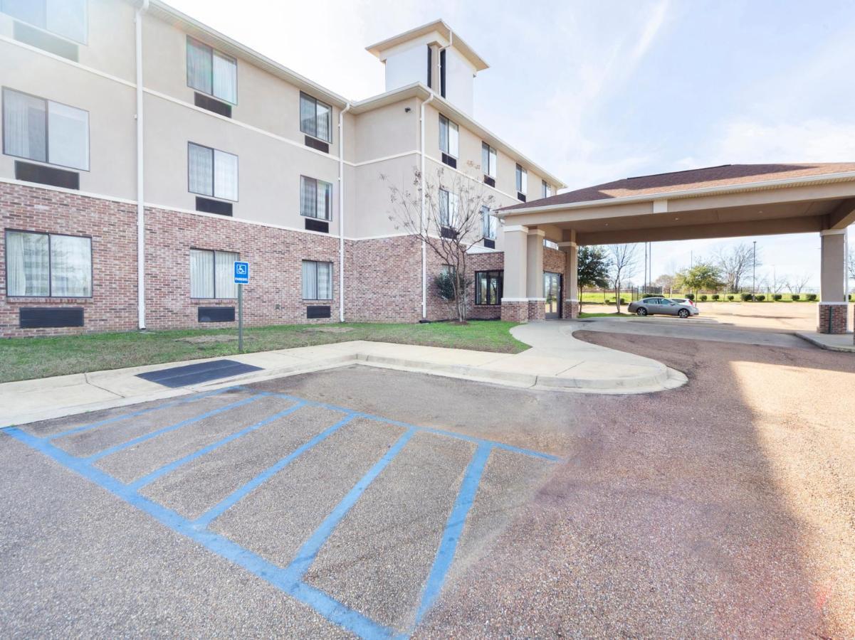 Ramada By Wyndham Jackson Ms Hotel Exterior photo